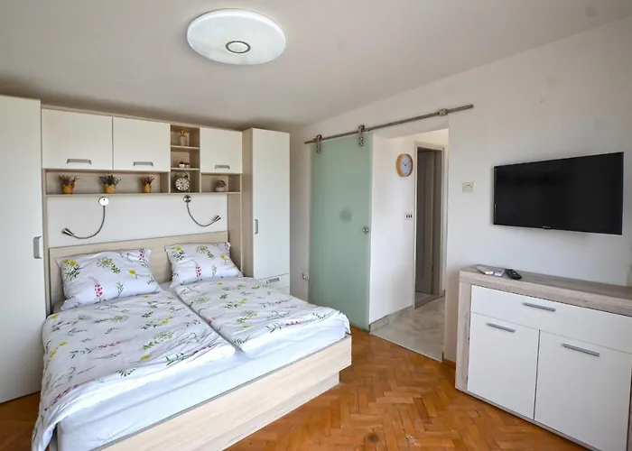 Mark Studio * 로비니